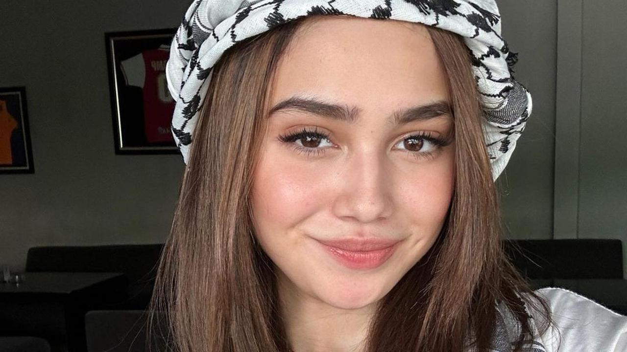 <b>Gunakan Riasan yang Terlihat Natural</b><br>