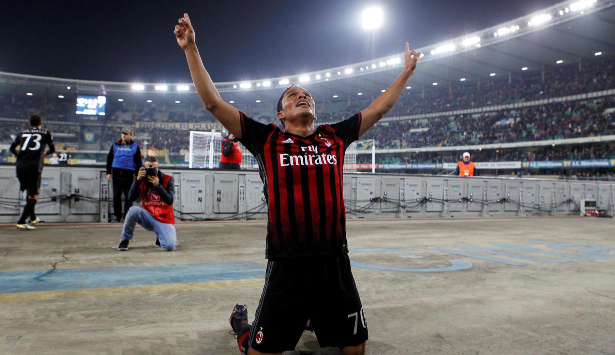 Penyerang AC Milan, Carlos Bacca berada pada urutan kedua top skor Serie A dengan enam gol dari sembilan kali penampilan bersama timnya. (REUTERS/Alessandro Garofalo)
