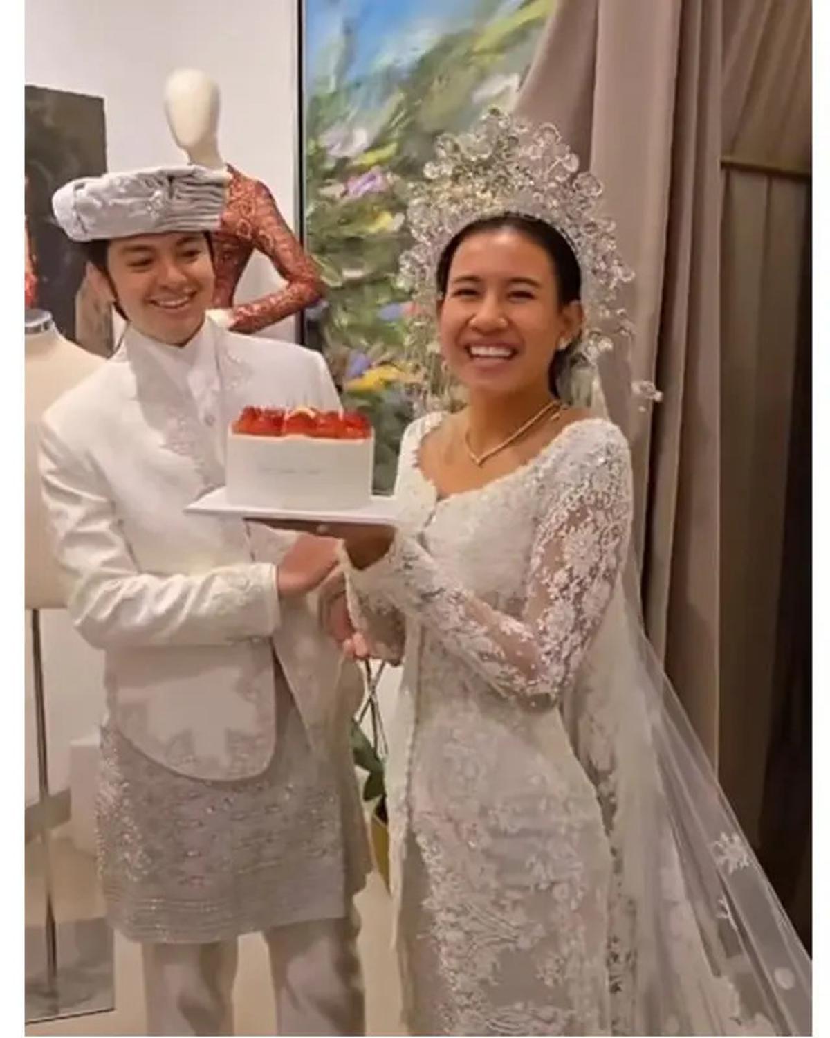 6 Potret Angga dan Shenina Fitting Baju Pengantin, Persiapan Sejak Juni 2024