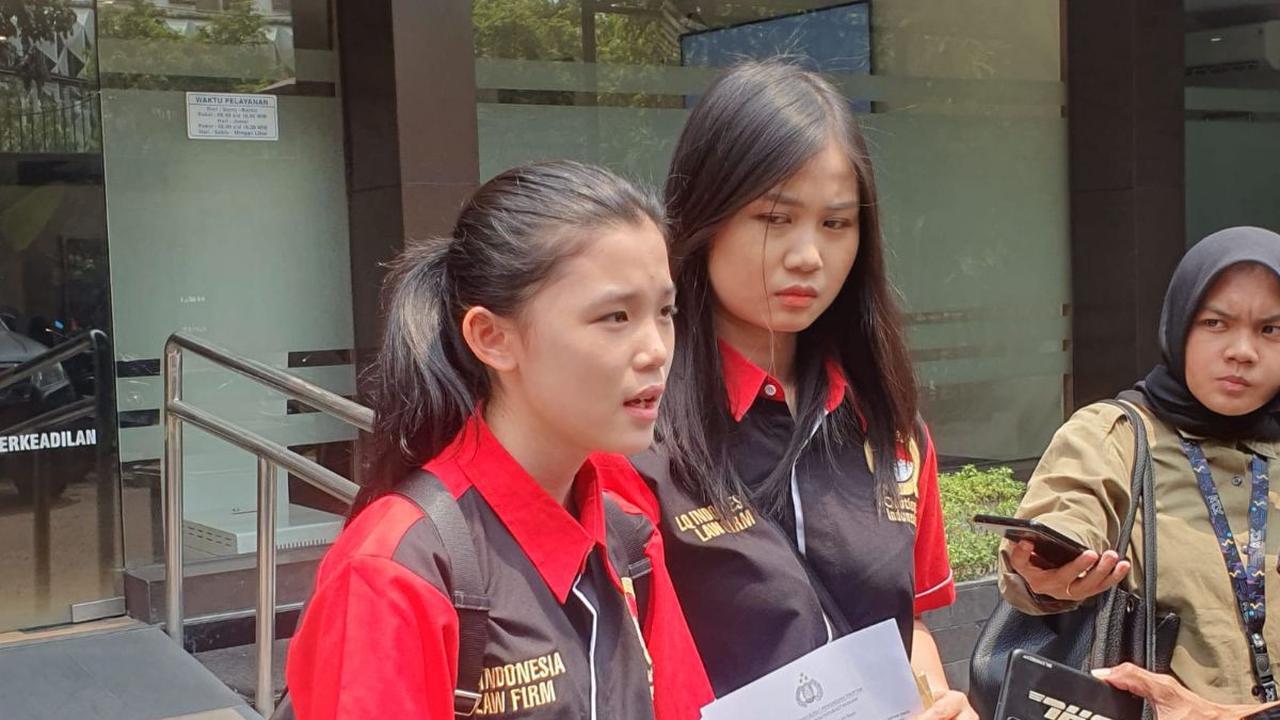 Kate mengaku tidak mengerti alasan nomor yang diketahuinya sebagai Ipda BS mengirimkan pesan kasar tersebut.<br>