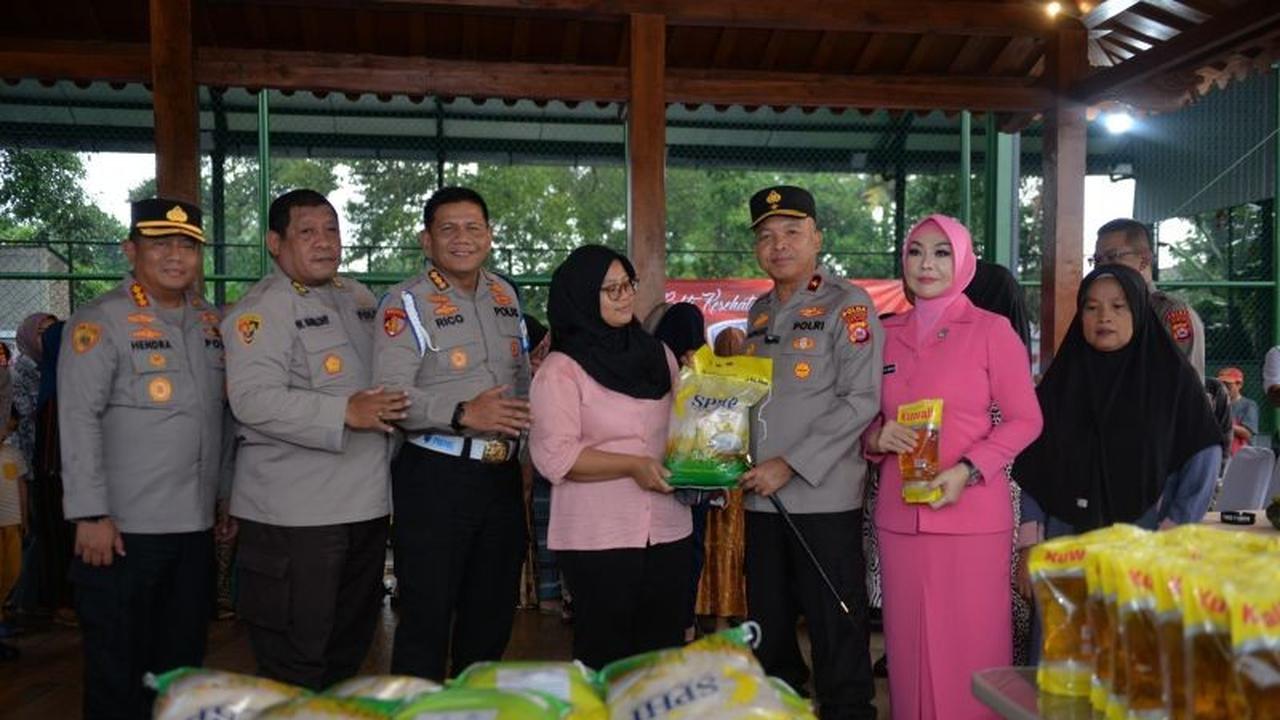 Rayakan 30 Tahun Pengabdian, Alumni Akpol 1995 Gelar Bakti Sosial Kesehatan dan Bagikan Sembako di Serang