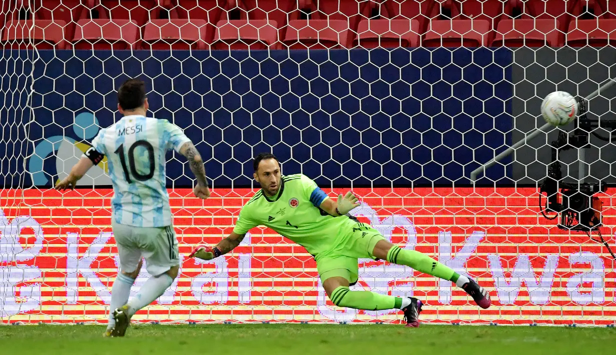 Bintang Barcelona itu sukses menjadi bagian penting dalam kemenangan Argentina sekaligus membawa Tim Tango ke final Copa America. Salah satunya adalah mencetak gol pembuka di babak tos-tosan. (Foto:AFP/Nelson Almeida)