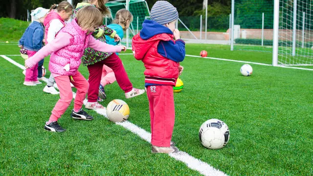 Mengandalkan Jasa Pihak Ketiga