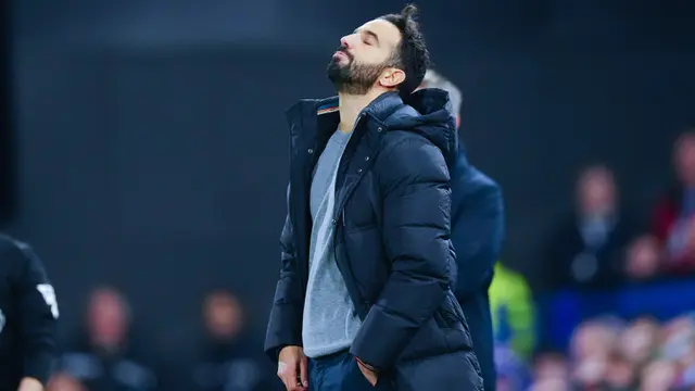 Foto: Ragam Ekspresi Ruben Amorim saat Menjalani Debut Bersama Manchester United, Sabar Coach