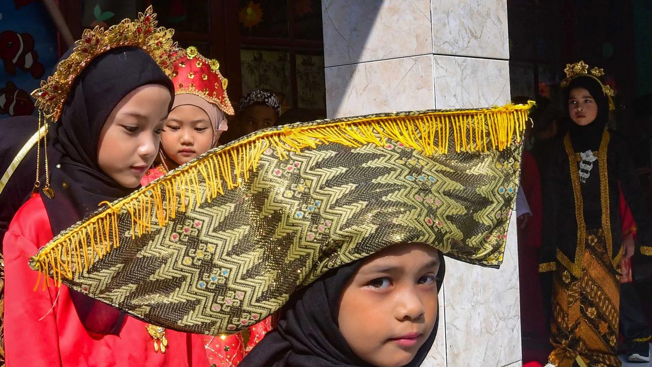 FOTO: Antusias Murid TK Tampil dalam Pergelaran Busana Tradisional Hari Kartini