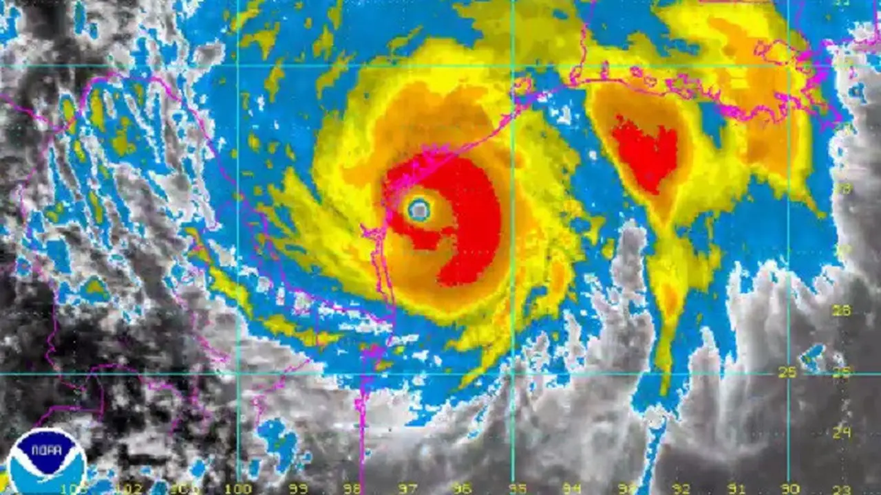 Badai Harvey masuk kategori 4 dan mulai mendekati daratan (Twitter/@NHC_Atlantic)