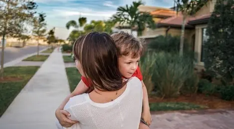 Alasan Mengapa Seorang Ibu Lebih Dekat Dengan Anak Laki Lakinya Lifestyle Fimela Com