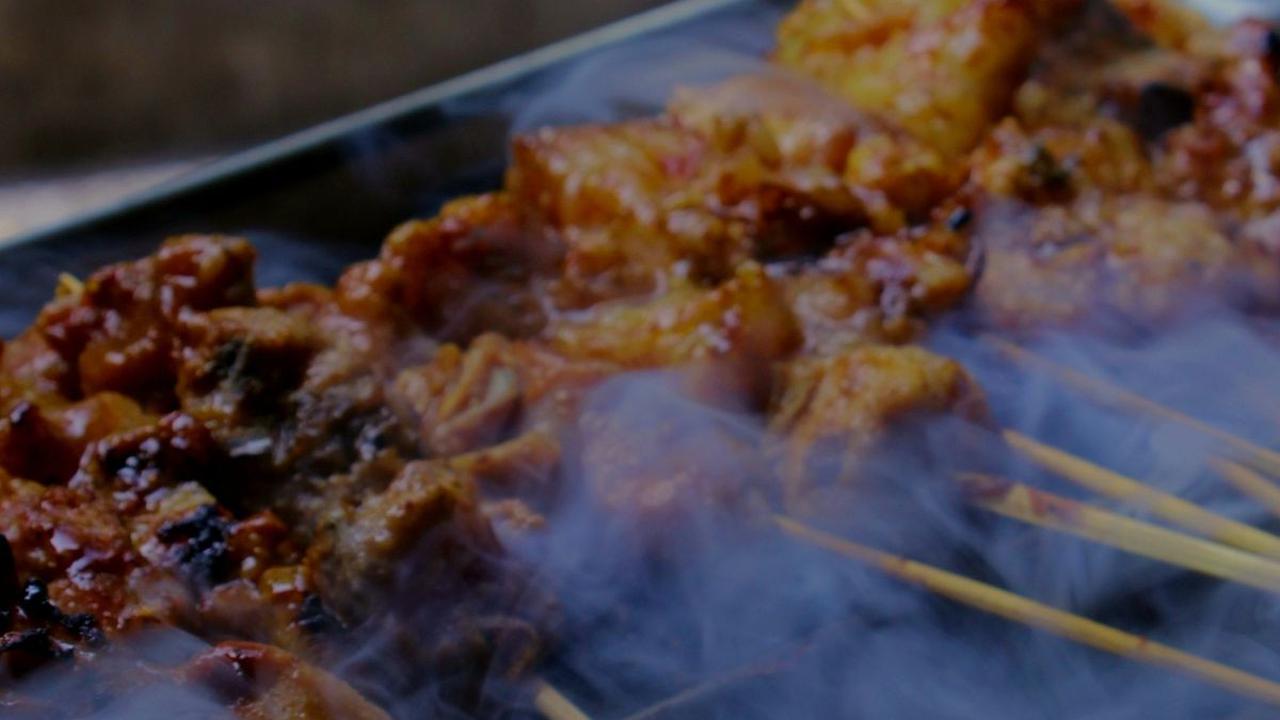 <b>Tips Agar Daging Sate Kambing Tidak Bau dan Alot</b>
