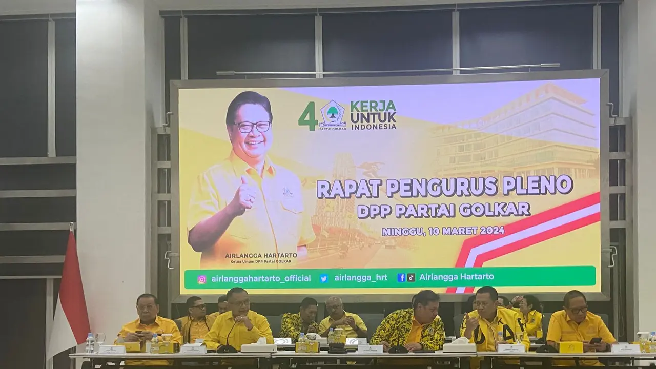 Partai Golkar menggelar rapat pleno, hasil evaluasi Pilpres dan Pileg 2024, Minggu (10/3/2024). Rapat dipimpin Ketua Umum Golkar Airlangga Hartarto.