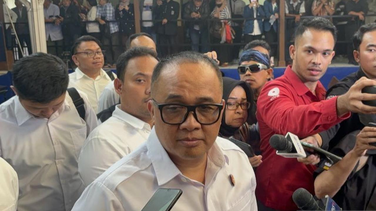 Pihak kepolisian meminta waktu kepada majelis hakim untuk menyampaikan jawabannya pada Selasa 2 Juli 2024 pukul 09.00 WIB.