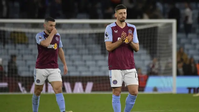 Foto: Melihat Usaha Keras Pemain MU Bawa Pulang Tiga Poin dari Markas Aston Villa