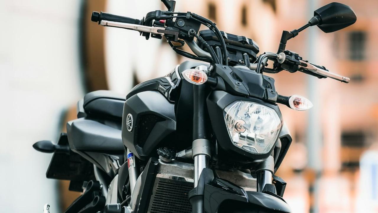 4. Motor jenis Naked (Streetfighter)