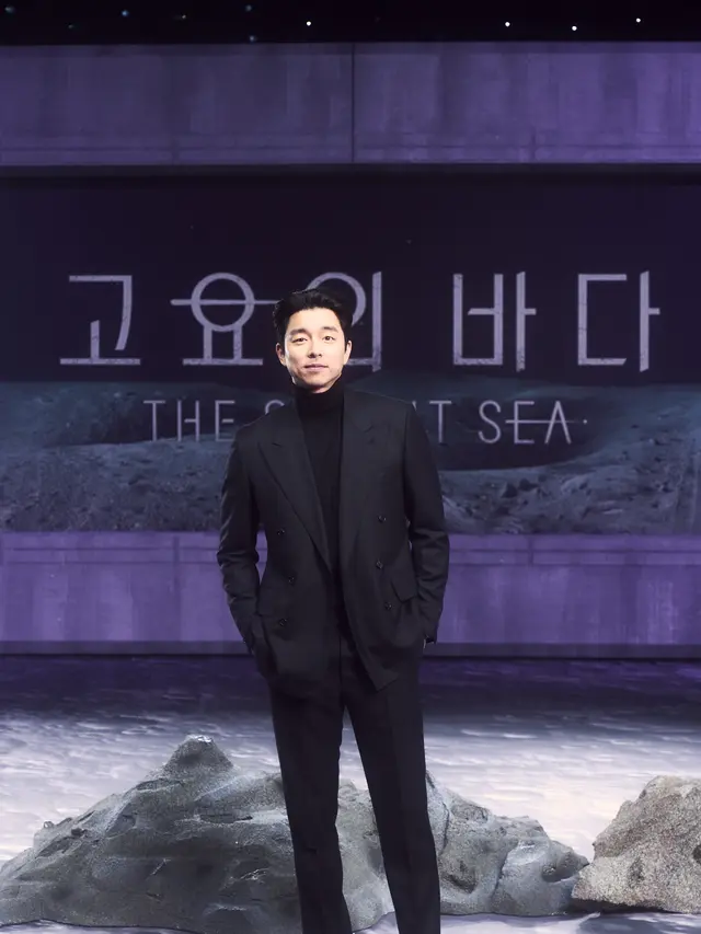 Gong Yoo dalam Konferensi Pers The Silent Sea. (Foto: Netflix)