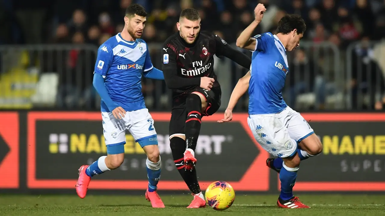 Penyerang AC Milan, Ante Rebic.