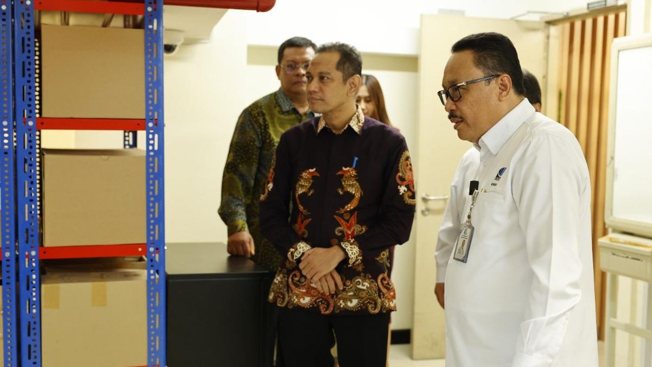 Albertina enggan membeberkan alasan mengapa baru Ghufron yang akan disidangkan. Sementara pimpinan KPK lainnya belum.<br>