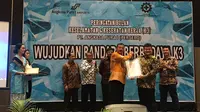 Raihan ini menjadikan Bandara Ahmad Yani Semarang sebagai bandara pertama di Indonesia yang berhasil mendapatkan sertifikat SMK3 Bendera Emas dengan kategori lanjutan.