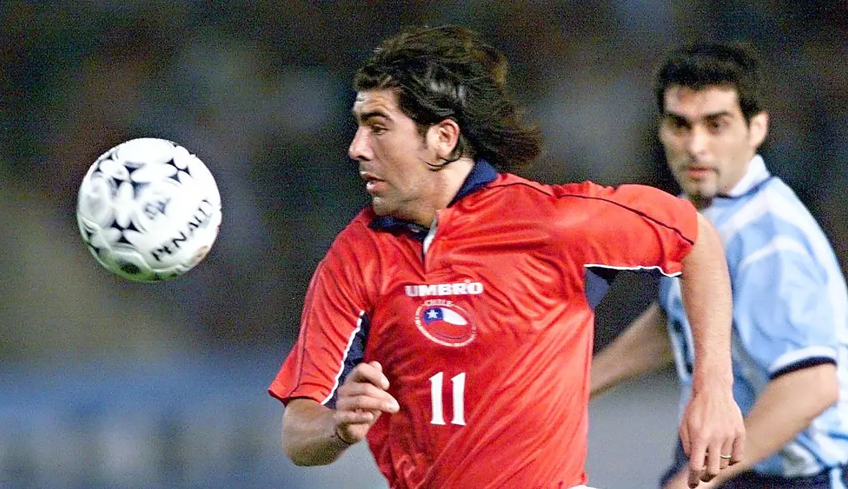 4. Marcelo Salas (Cile) - Pensiun dari Timnas Cile pada 2009. Membawa Cile tampil pada Piala Dunia 1998 di Prancis. Selama babak kualifikasi 1997-2007 mampu mencetak 18 gol dari 32 laga, dengan ratio 0,56 gol per-laga. (AFP/Fabian Gredillas)