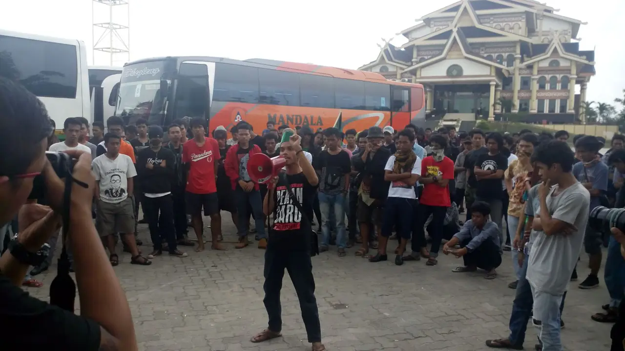 20151130 - hmi ogah pulang
