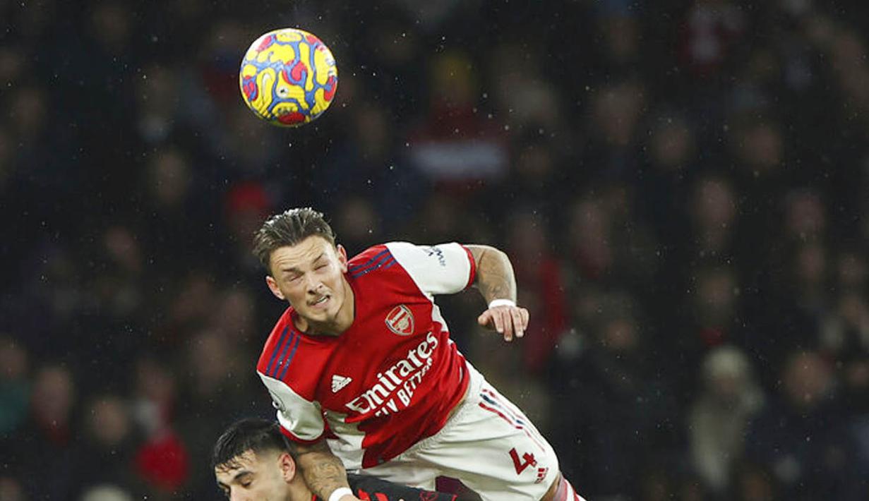 Ben White - The Gunners mendaratkan pemain asal Inggris ini dari Brighton & Hove Albion dengan harga menceapai Rp1,014 triliun. Dengan ketangguhannya di lini belakang Ben White digadang-gadang akan menjadi bek masa depan Arsenal. (AP Photo/Ian Walton)