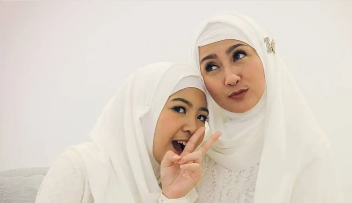 Desy Ratnasari (Instagram/desyratnasari.officialsukabumi)