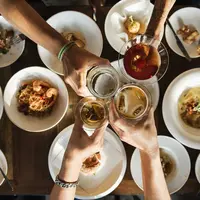 Ilustrasi makan. Sumber foto: unsplash.com/rawpixel.