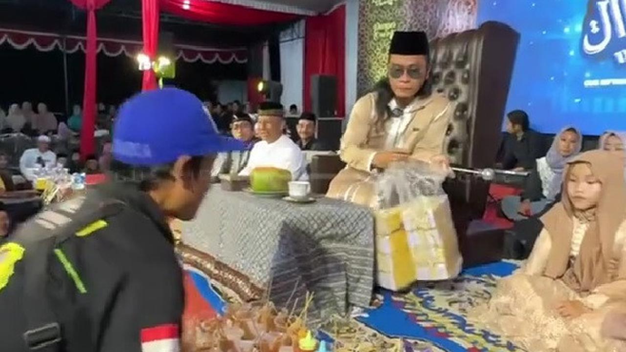 Gus Miftah Borong Dagangan di Lokasi Dakwah Setelah Viral Permalukan Penjual Es Teh