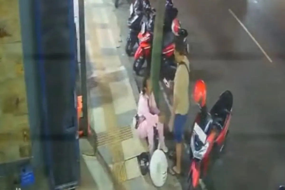 Pengamen badut dianiaya polisi di Tuban