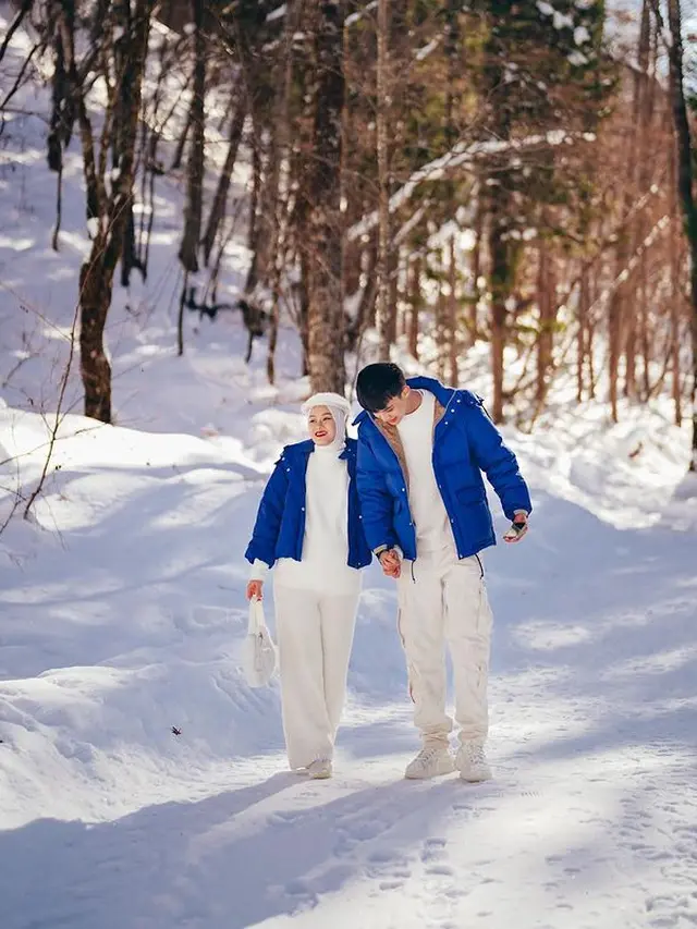 10 Potret Gaya Kompak Dinda Hauw dan Rey Mbayang, Selalu Gunakan Pakaian Couple