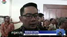 Selain Sunjaya, Gatot Rachmanto Sekretaris Dinas PU Cirebon juga ditahan setelah menjalani pemeriksaan.