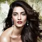 Sonam Kapoor, putri aktor legendaris Anil Kapoor, ternyata pernah menjadi pelayan. (DNATimes)