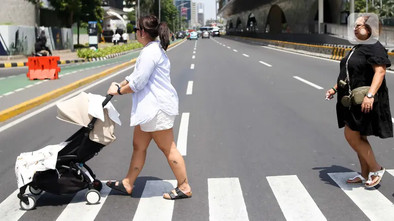 Cuaca panas kembali menyengat wilayah Jakarta dan sekitarnya