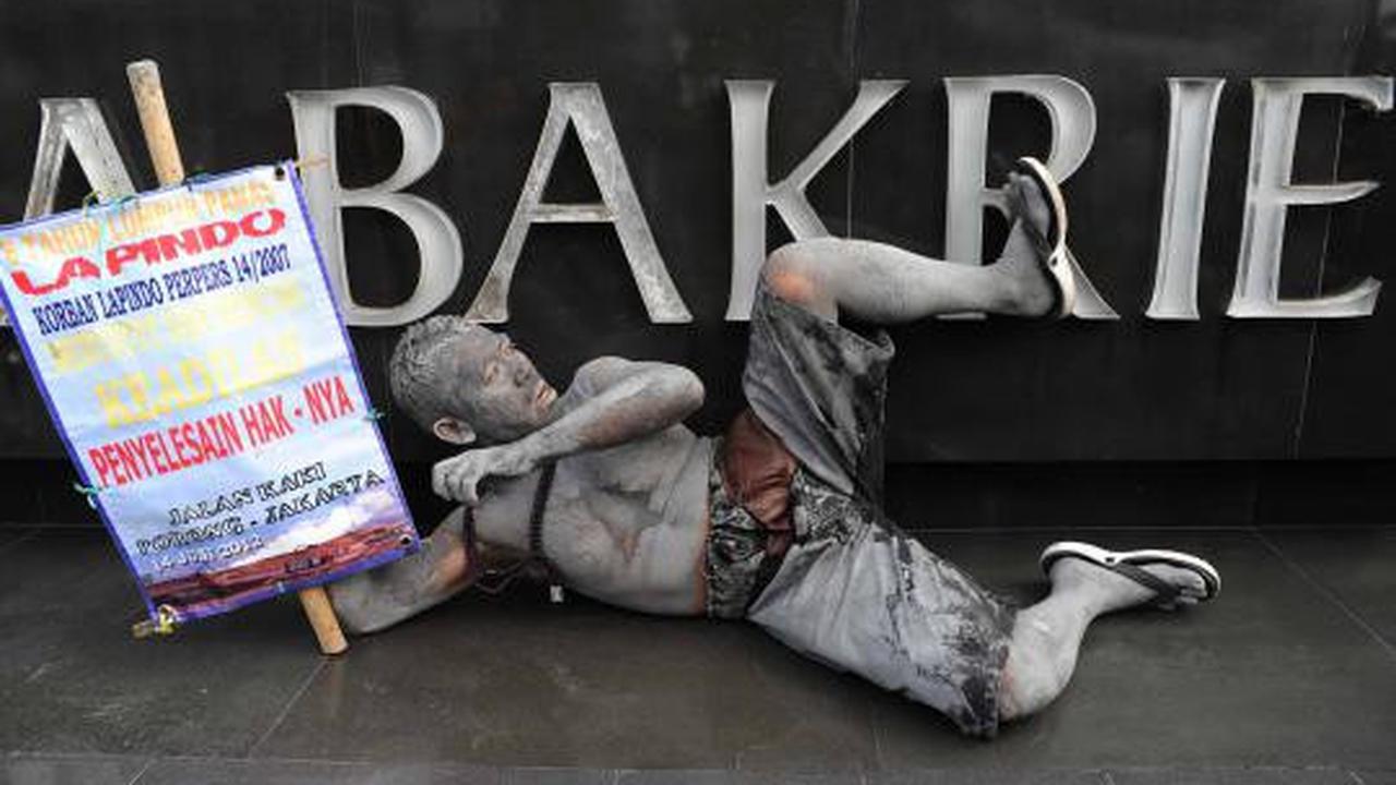 Aksi korban Lapindo di Wisma Bakrie