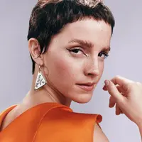 Emma Watson ditunjuk sebagai wajah parfum terbaru Prada dengan kesan yang kuat (instagram/pradabeauty)