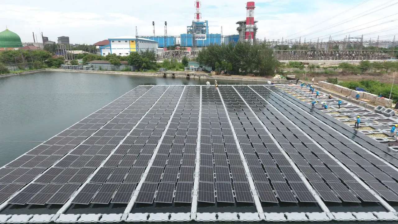 PT PLN (Persero) telah mengoperasikan PLTS Apung berkapasitas 561 kilowatt peak (kWp). Ini adalah PLTS Apung terbesar di Indonesia.(Dok PLN)
