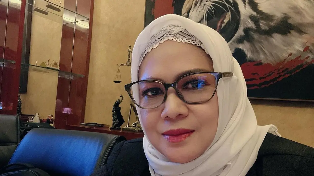 Patrika S.A Paturusi atau dikenal Anggi Paturusi, perempuan baik hati yang memberikan mobil kepada Fuji, adik Bibi Andriansyah (https://www.instagram.com/p/CWuXK3hPNaa/)
