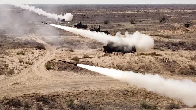 FOTO: Rusia Gelar Latihan Militer Gabungan di Ashuluk