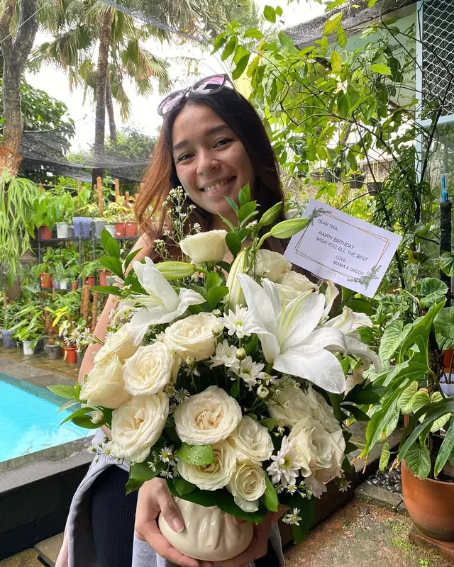 6 Potret Amanda Annete, putri angkat Dian Nitami yang bikin pangling