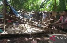 Kisah Inspiratif: Bupati Purwakarta Perbaiki Rumah Terpal Pasutri, Wujudkan Hunian Layak dan Martabat Warga