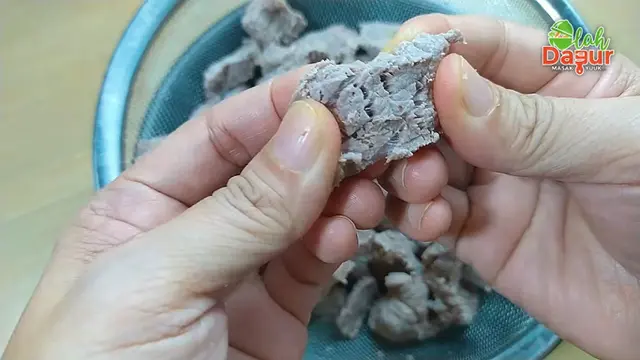 Tambah 1 Bahan, Ini Cara Efektif Masak Daging Sapi Agar Empuk dan Tidak Amis