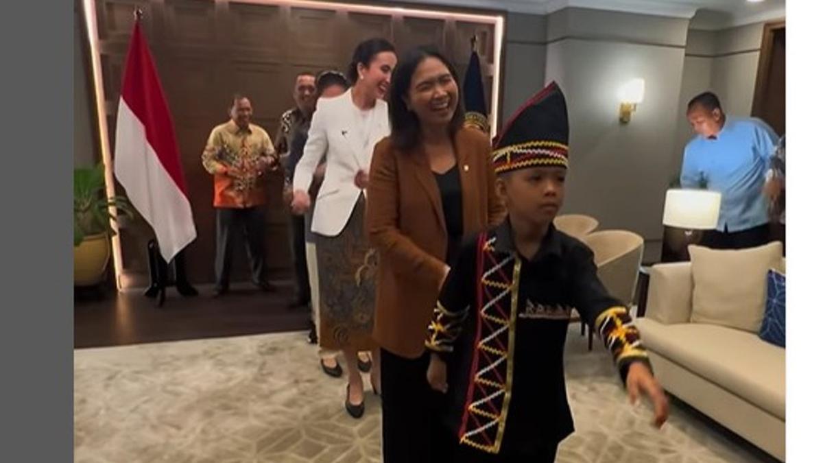 Kemenpar Undang Dhika Penari Pacu Jalur, Tepis Anggapan Kurang Peka