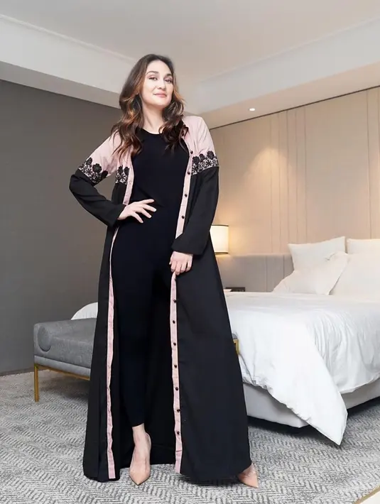 (Instagram/lunamaya)