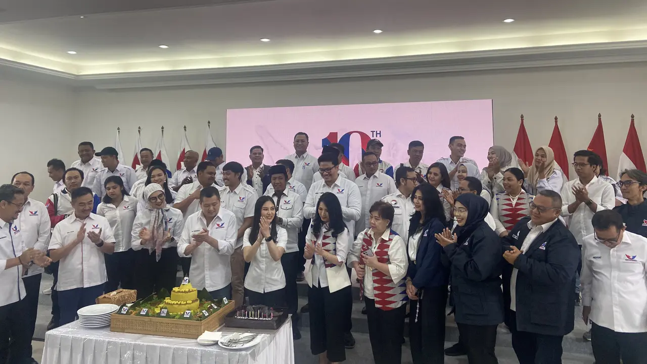 Partai Perindo genap berusia 10 tahun pada 8 Oktober 2024. Ketua Umum Perindo, Angela Tanoesudibjo, mengatakan momentum hari jadi partainya kali ini diperingati cukup dengan cara yang sederhana di kantor DPP Partai Perindo. (Liputan6.com/Muhammad Radityo