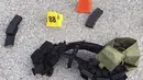 Amunisi disita dari pelaku serangan yang terjadi San Bernardino di beberapa waktu lalu, California, (3/12). Peristiwa itu Sedikitnya menewaskan 14 orang dan 17 lainnya terluka. (REUTERS)