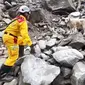 Misi pencarian korban gempa Taiwan oleh anjing penyelamat. (Dok. Pemadam Kebakaran Hualien via AFP)