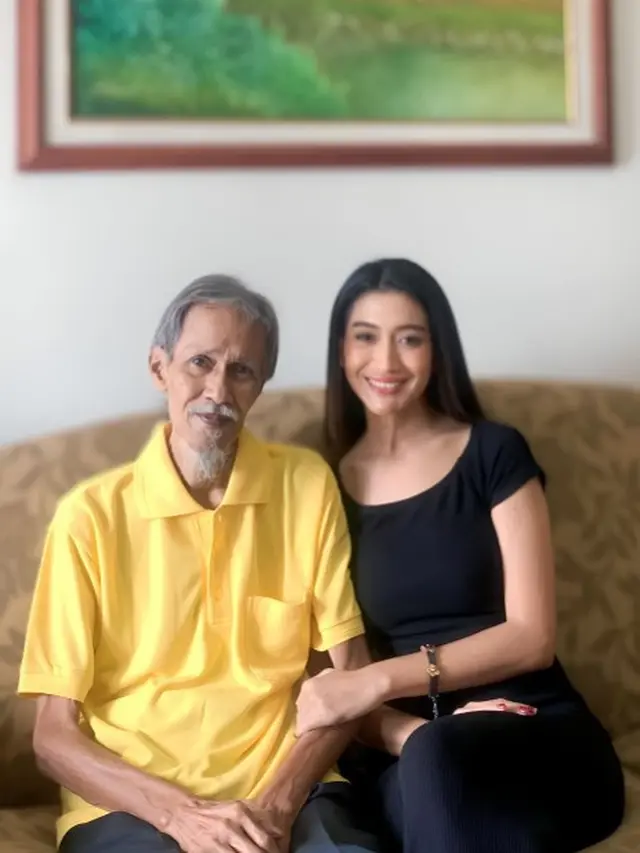 Potret Fitrie Rachmadhina dan ayah (Sumber: Instagram/fitrierachmadhina)