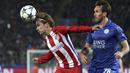 Penyerang Atletico Madrid, Antoine Griezmann (kiri) mencetak satu gol untuk kemenangan timnya saat leg pertama babak perempatfinal Liga Champions. Griezmann bisa menjadi senjata mematikan bagi Real Madrid pada semifinal nanti. (Nick Potts/PA via AP)