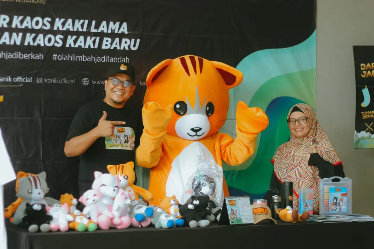 tukar kaos kaki bekas