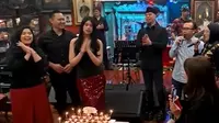 6 Detail Outfit Ultah Almira Yudhoyono di Rumah Ahmad Dhani, Tenteng Tas Rp224 Juta