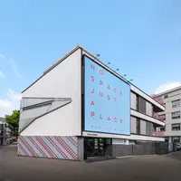 No Space, Just A Place merupakan proyek seni yang didukung oleh Gucci untuk lanskap budaya yang kaya dan kontemporer di Seoul.