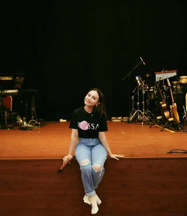 Tampil Semakin Matang dengan Loose Wave Hair